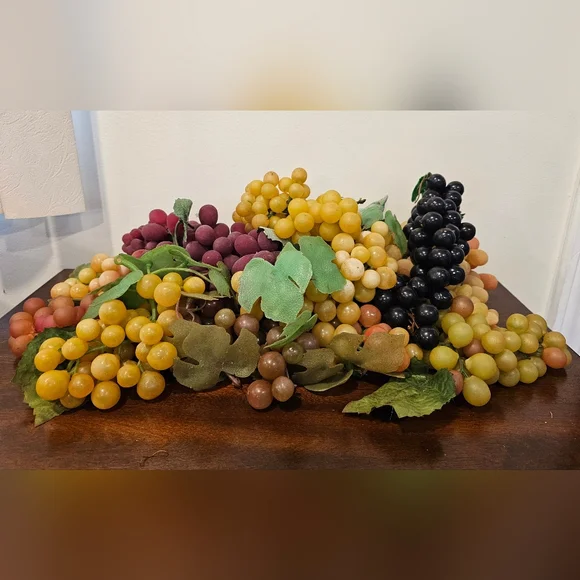 Decorative Artificial Grape Cluster - Picture 1 of 7